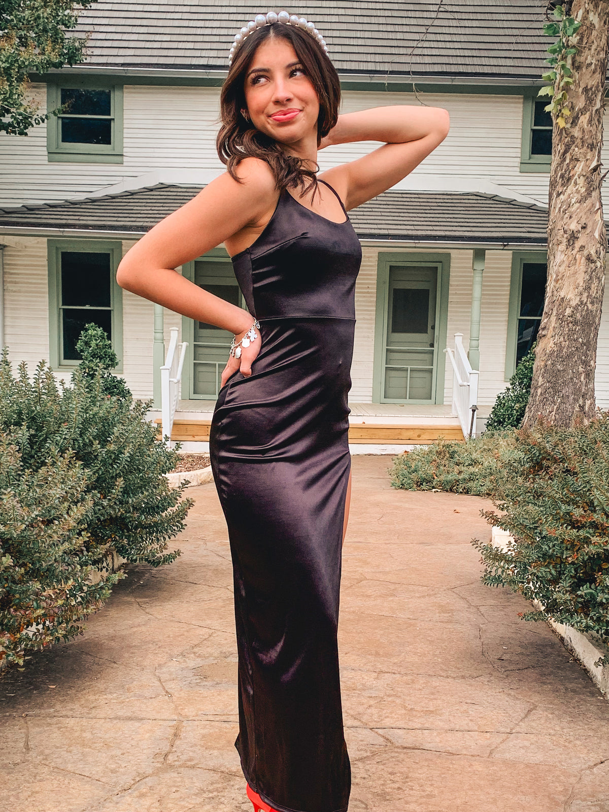 BLACK MAXI DRESS W/ SLIT