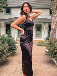 BLACK MAXI DRESS W/ SLIT