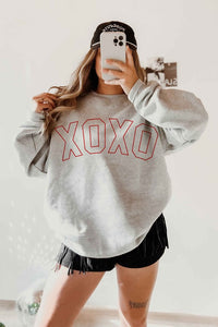 XOXO VALENTINES GRAPHIC SWEATSHIRT