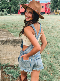 DESTROYED DENIM SHORTS OVERALL