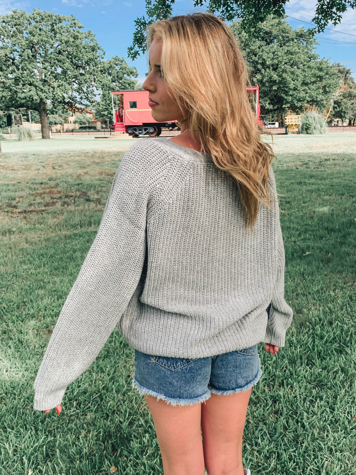 GREY V NECK BUTTONED LANTERN SLEEVE SWEATER