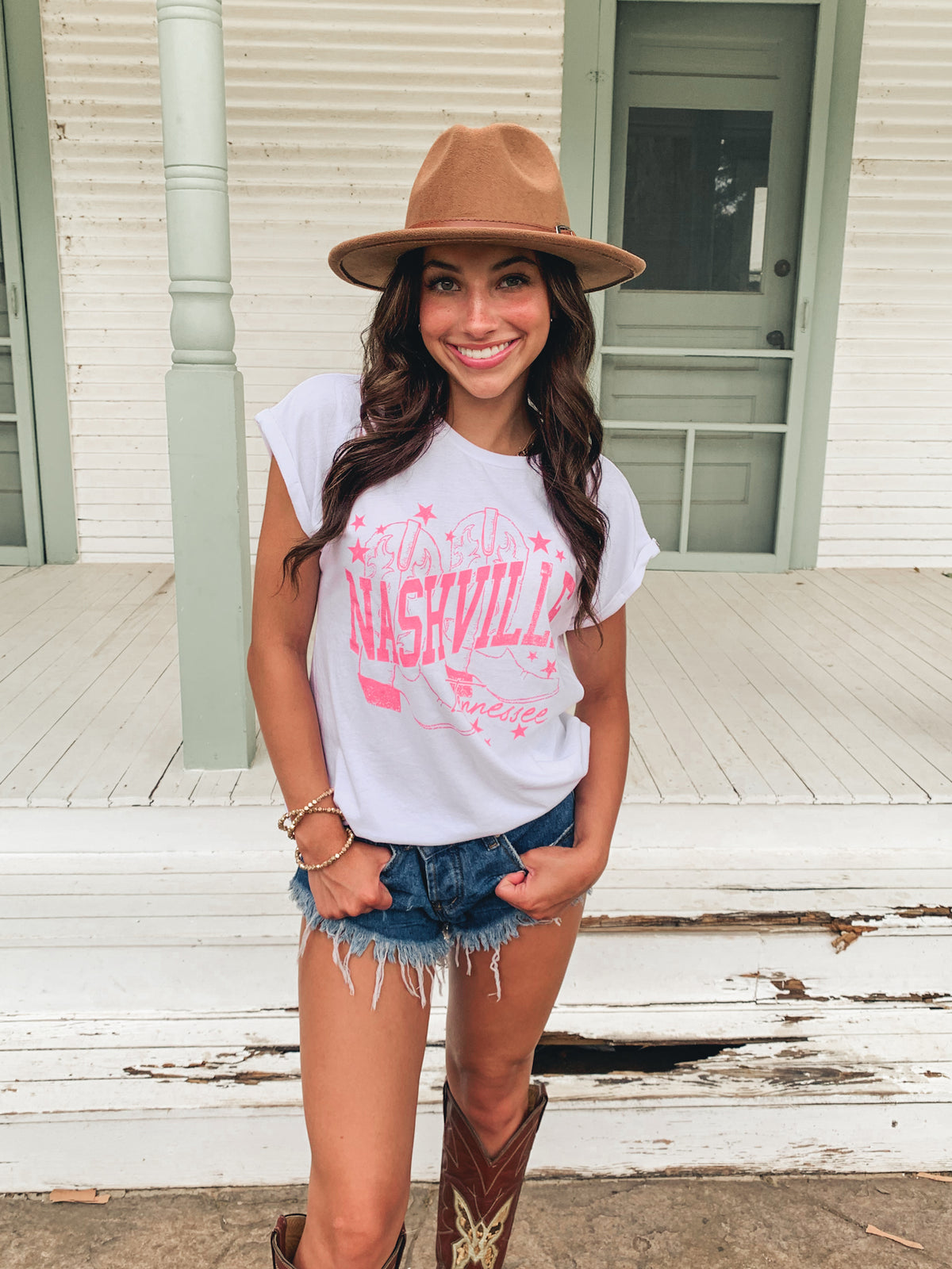 Nashville Graphic Roll up sleeve Tee