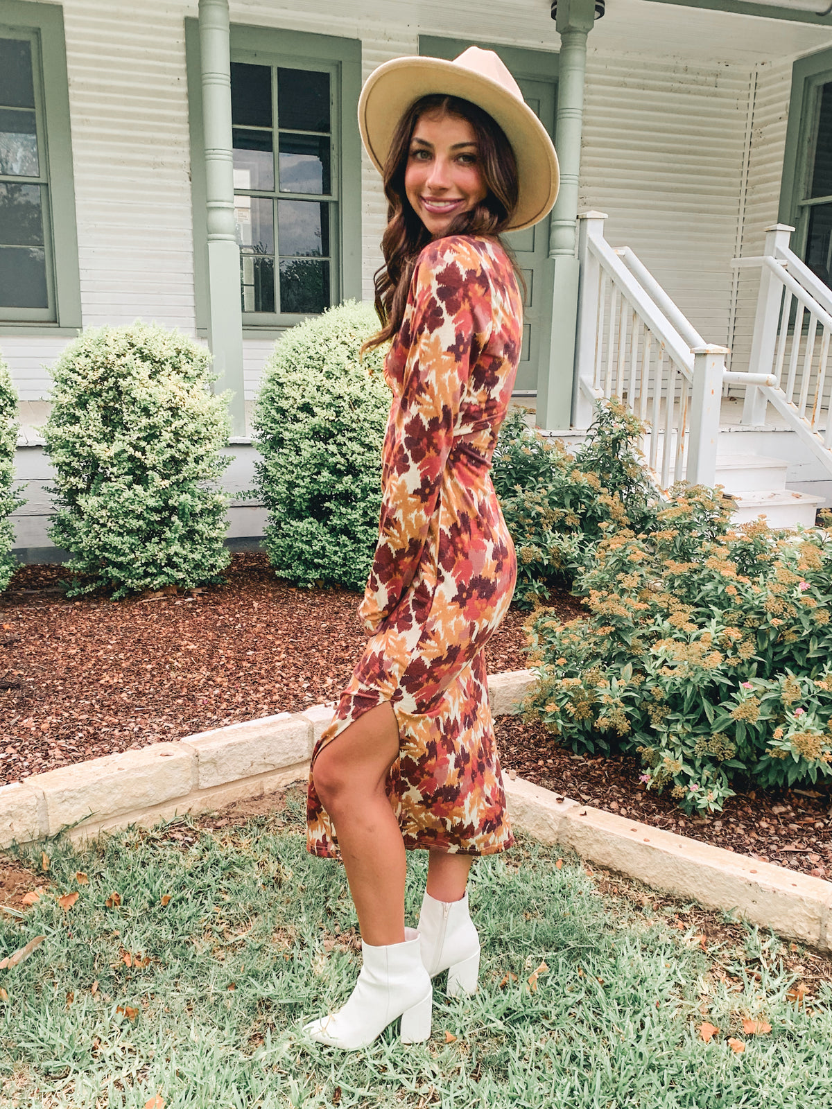 ABSTRACT PRINT FRONT TWIST CUT OUT MIDI DRESS