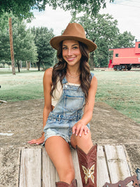 DESTROYED DENIM SHORTS OVERALL