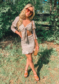 MULTI FLORAL SWEETHEART FRONT TIE CROP TOP