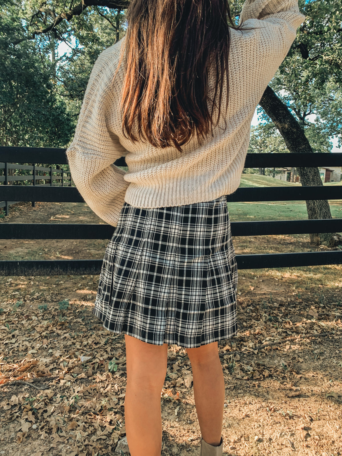 BLACK PLAID PLEATED SKORT