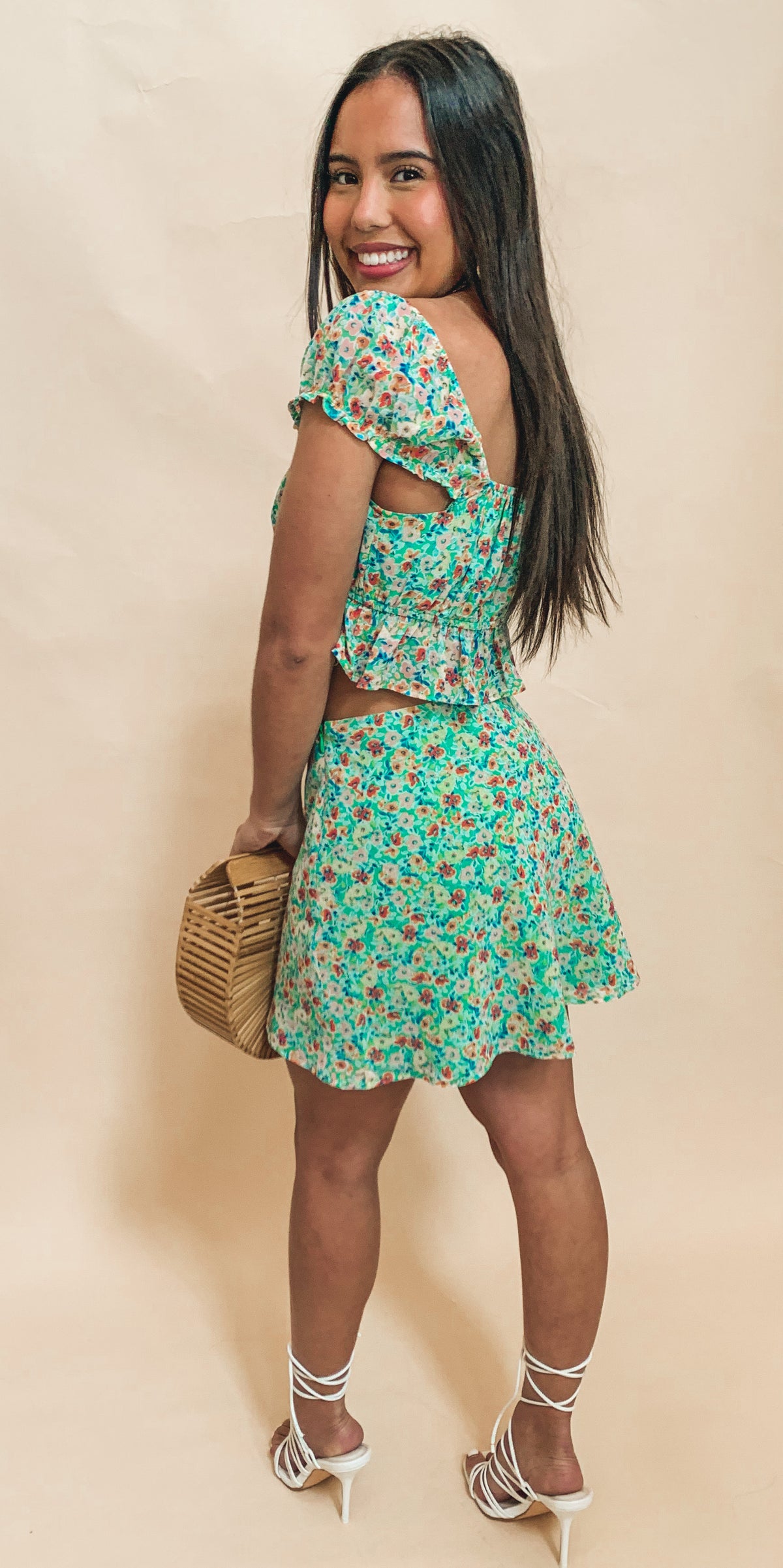 PUFF CAP SLEEVE TIE FRONT DETAIL CROP TOP