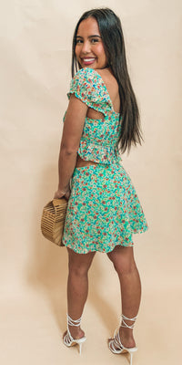 PUFF CAP SLEEVE TIE FRONT DETAIL CROP TOP