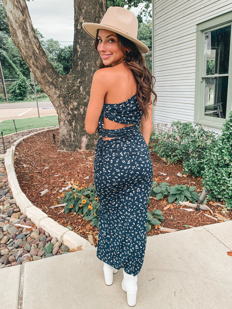 ONE SHOULDER SIDE CUT OUT DETAIL DRESS