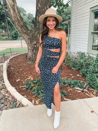 ONE SHOULDER SIDE CUT OUT DETAIL DRESS