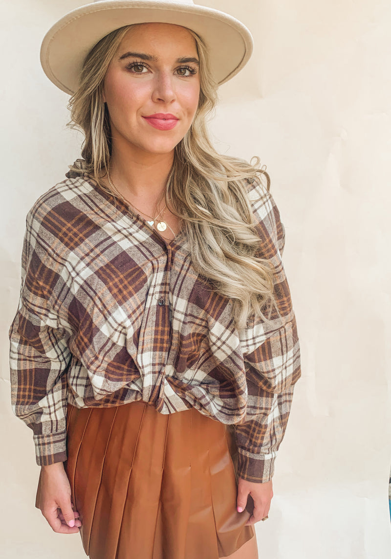BROWN PLAID PRINT BUTTON-FRONT TOP