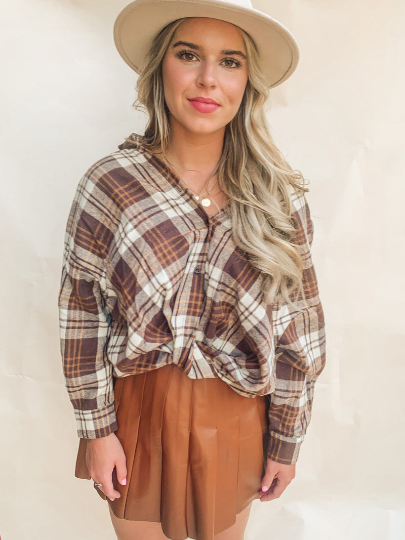 BROWN PLAID PRINT BUTTON-FRONT TOP
